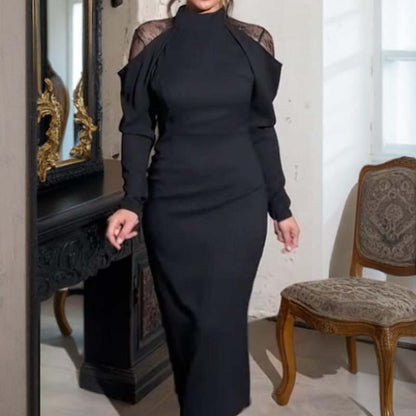 Елегантна дамска рокля с висока яка и дантелена гръбна част